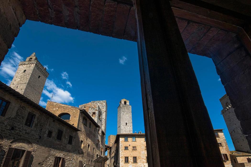 Medieval Palazzo Becci Сан Джиминяно Екстериор снимка