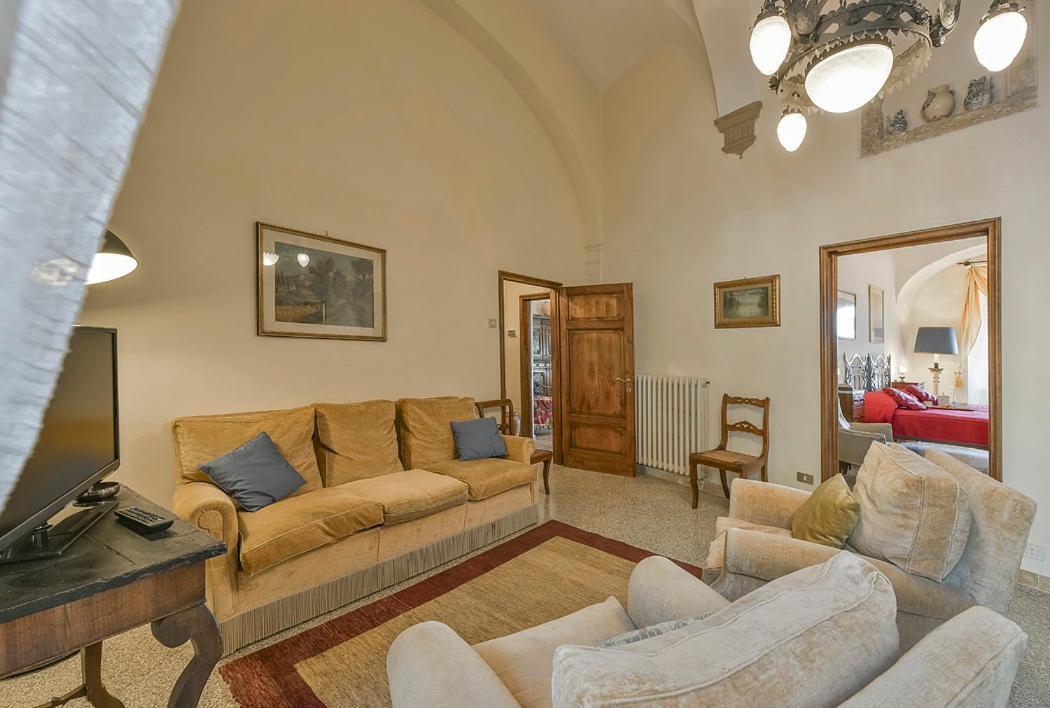 Medieval Palazzo Becci Сан Джиминяно Екстериор снимка